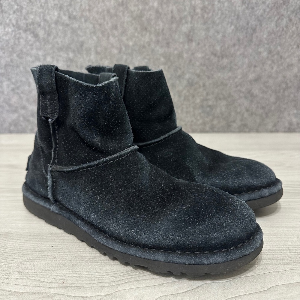 UGG Classic Unlined Mini Perforated Suede Boots‎ Womens 9 Black Ankle Booties